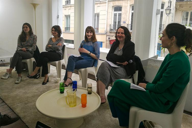De gauche à droite : Marguerite Dorangeon, Valérie Moatti, Olivia Chammas, Barbara Legras et Alexia Tronel, a l’événement "The blue project" organisé par The matter